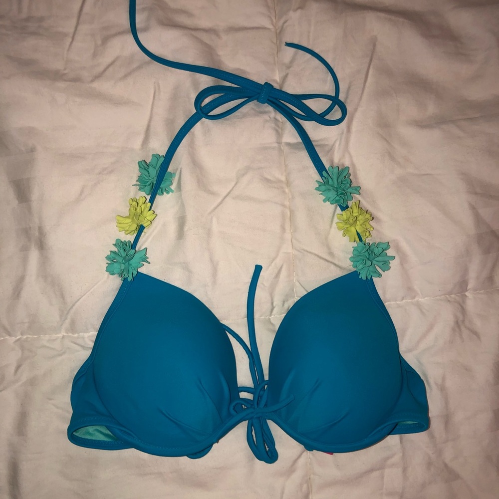 Victoria’s Secret swimsuit top